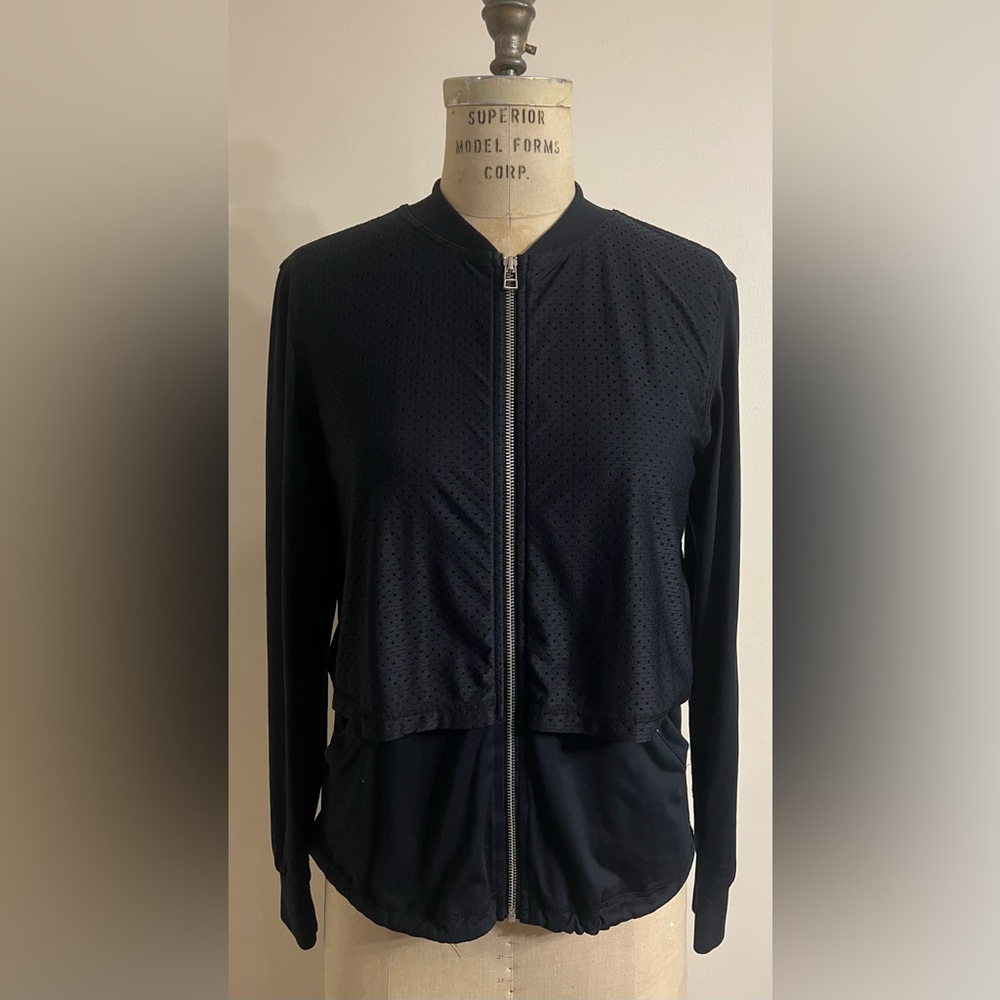 Tonic Black Perforated Layered Zip-Up Jkt w/Side Pkts and Hem Drawcord Size Med